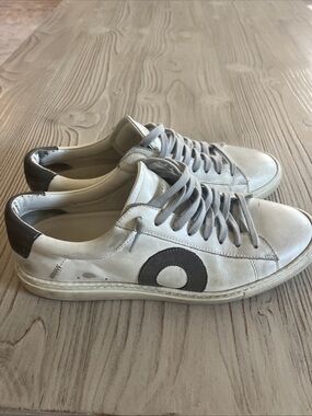 Oliver Cabell White Leather Casual Sneakers with Gray Accents women’s size 10